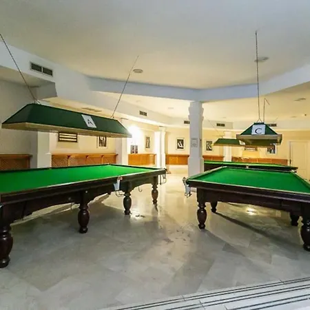 99 - Cozy In Matchroom Club, Mijas Golf